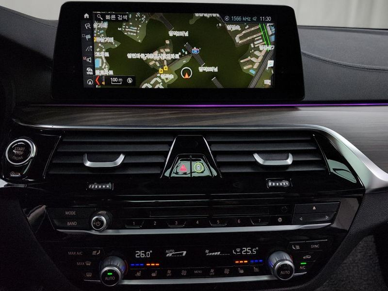 2018 BMW 5 Series 530i xDrive Luxury Plus photo 14