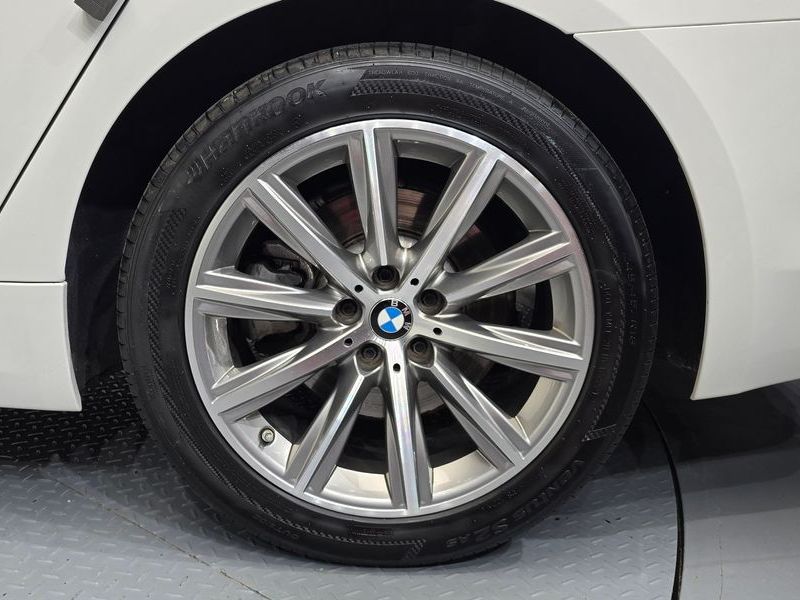 2018 BMW 5 Series 520i Luxury photo 22