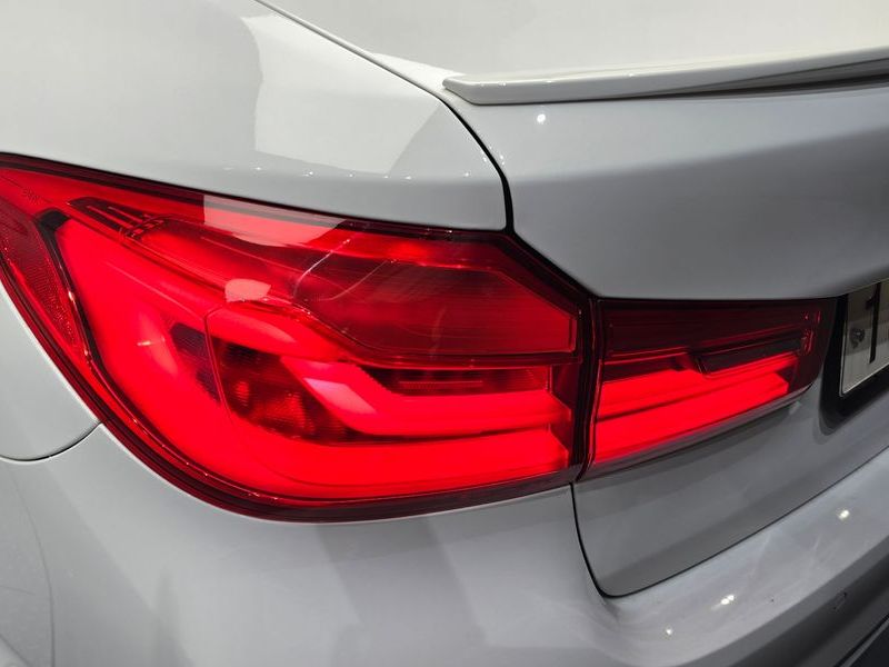 2018 BMW 5 Series 520i Luxury photo 24