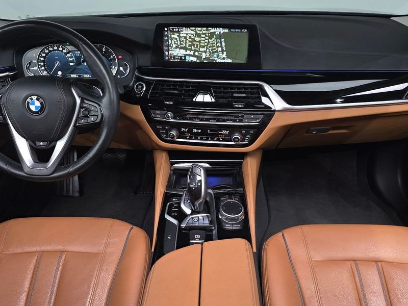 2018 BMW 5 Series 520d Luxury Special Edition photo 7