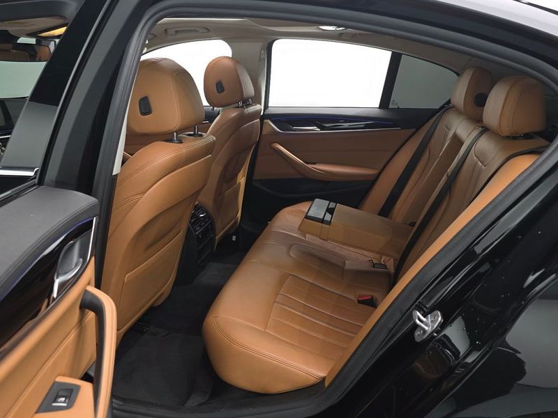 2018 BMW 5 Series 520d Luxury Special Edition photo 11