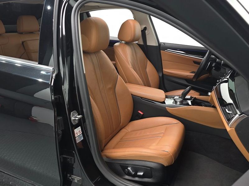 2018 BMW 5 Series 520d Luxury Special Edition photo 12