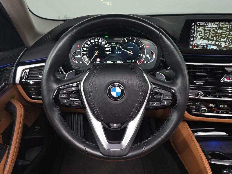 2018 BMW 5 Series 520d Luxury Special Edition photo 14