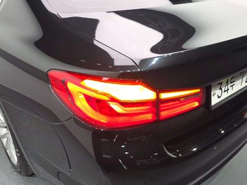 2018 BMW 5 Series 520d Luxury Special Edition photo 23