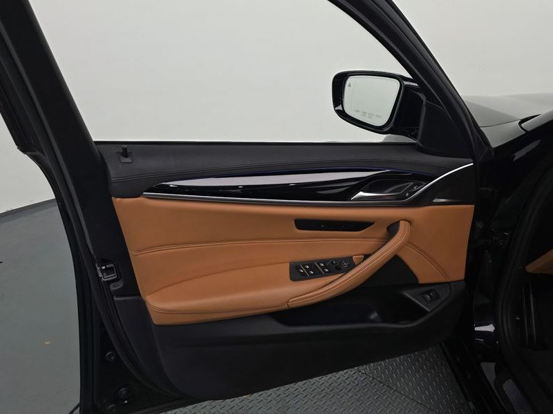 2018 BMW 5 Series 520d Luxury Special Edition photo 24