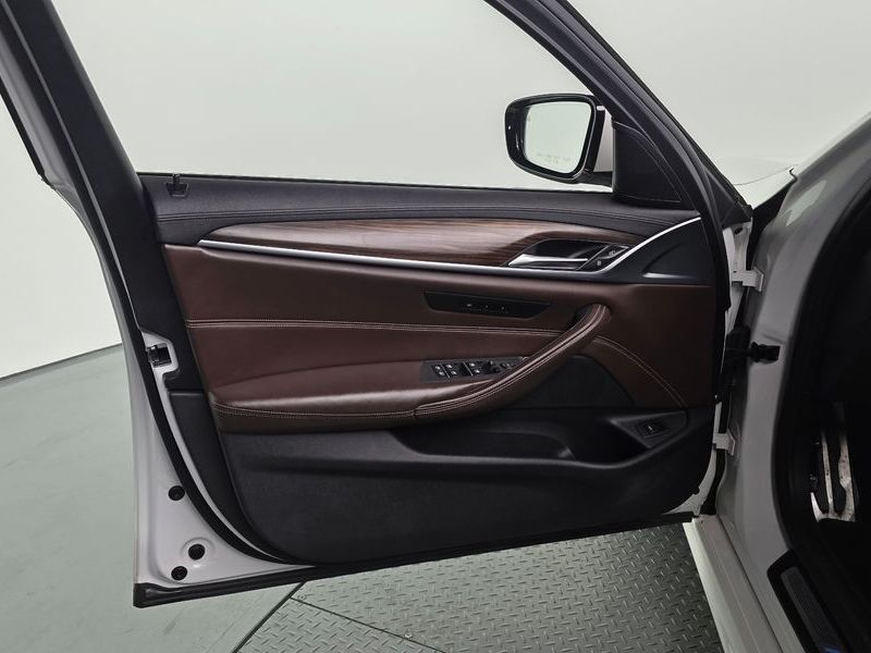 2018 BMW 5 Series 520d xDrive M Sport Package Plus photo 24