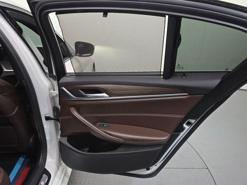 2018 BMW 5 Series 520d xDrive M Sport Package Plus photo 25