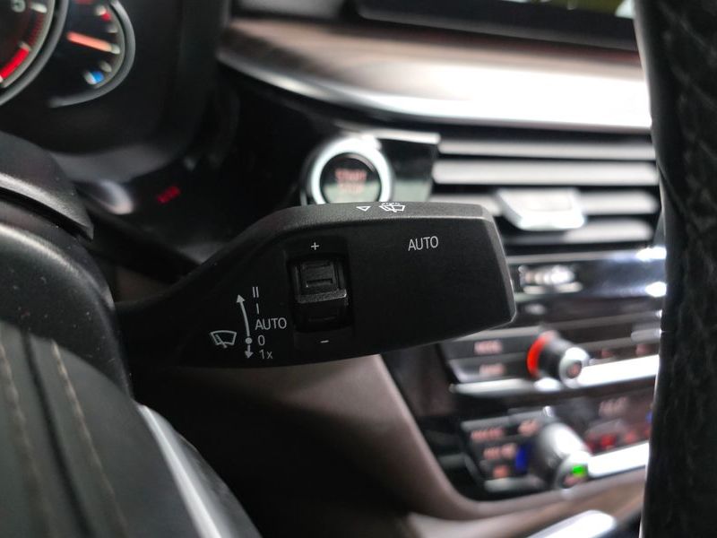2018 BMW 5 Series 520d xDrive M Sport Package Plus photo 27