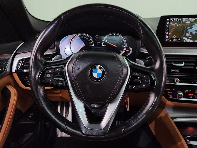 2018 BMW 5 Series 530i M Sport Package photo 13