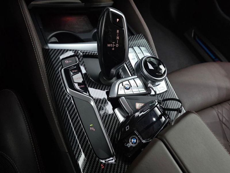 2018 BMW 5 Series 530i xDrive Luxury Plus photo 9