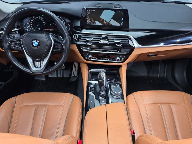 2018 BMW 5 Series 520d Luxury Special Edition photo 7