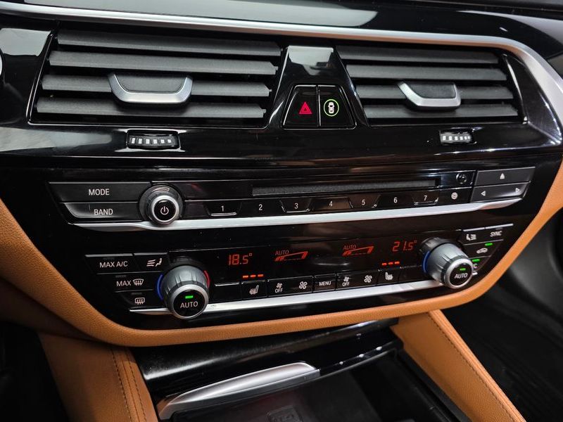 2018 BMW 5 Series 520d Luxury Special Edition photo 17