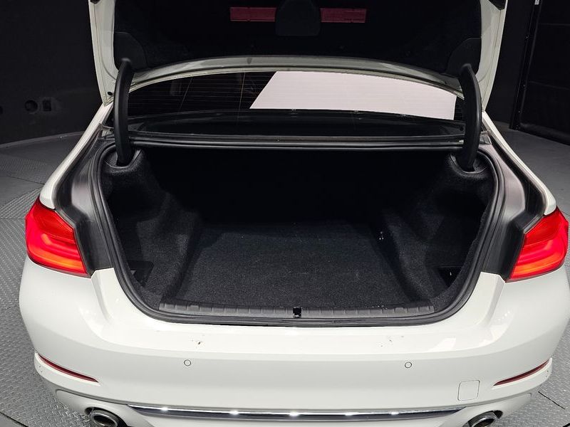 2018 BMW 5 Series 520d Luxury Special Edition photo 20