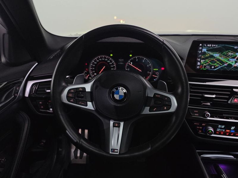 2018 BMW 5 Series 520d xDrive M Sport Package Plus photo 13