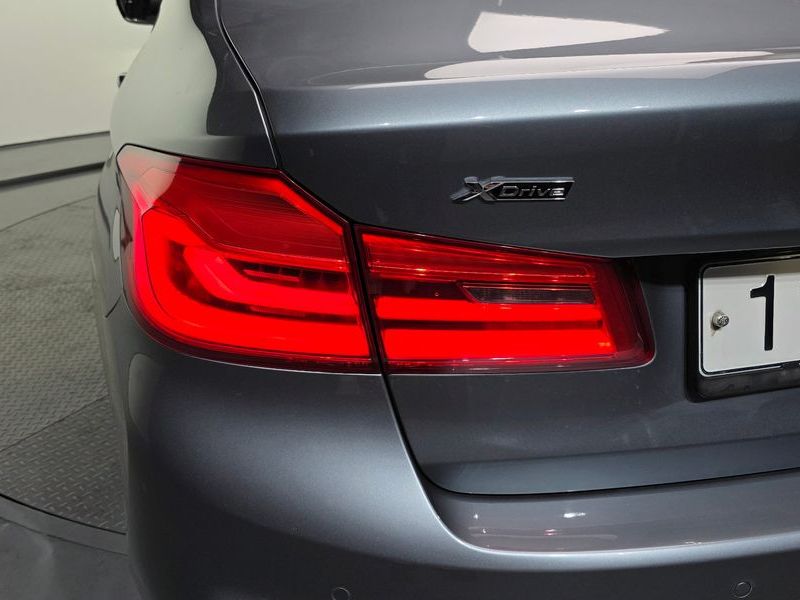 2018 BMW 5 Series 520d xDrive M Sport Package Plus photo 23