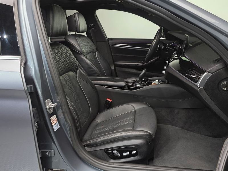 2018 BMW 5 Series 520d xDrive M Sport Package Plus photo 26