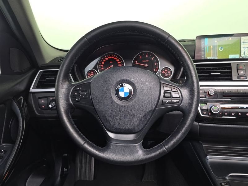 2016 BMW 3 Series 320d xDrive photo 13