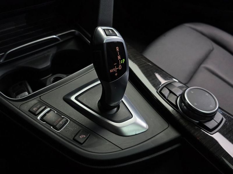 2016 BMW 3 Series GT 320d photo 9