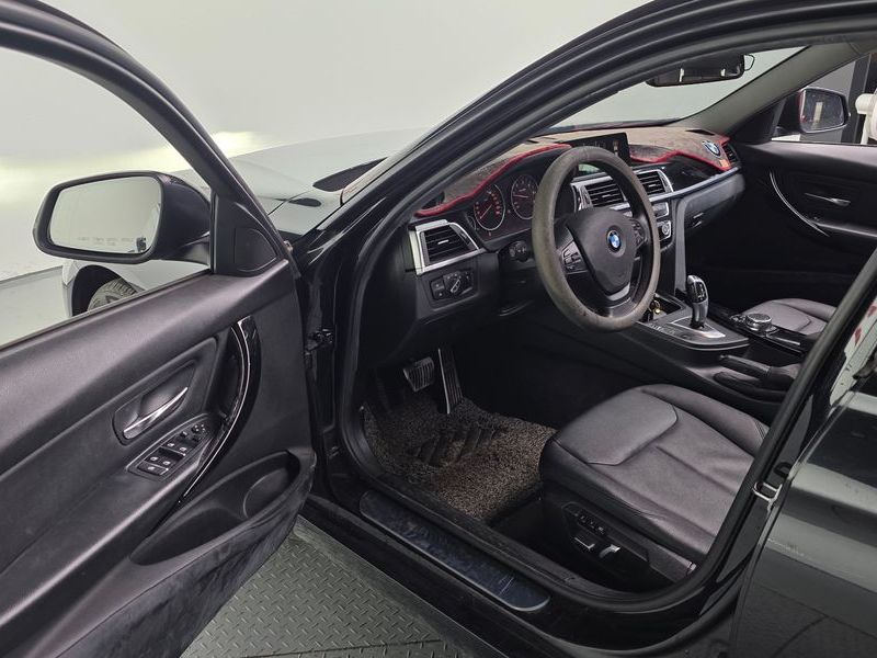 2016 BMW 3 Series 320d photo 11