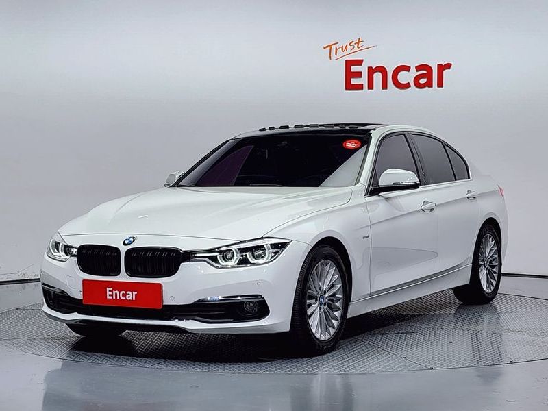 2016 BMW 3 Series 320i Luxury photo 1