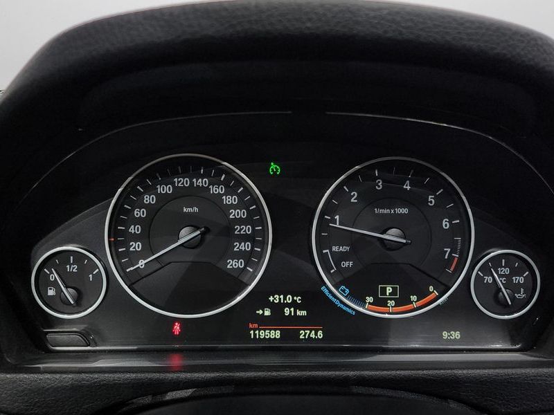2016 BMW 3 Series 320i Luxury photo 8