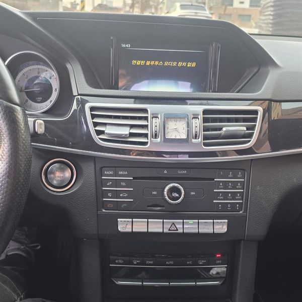 2016 Mercedes-Benz E-Class E220 Bluetec Avantgarde photo 7