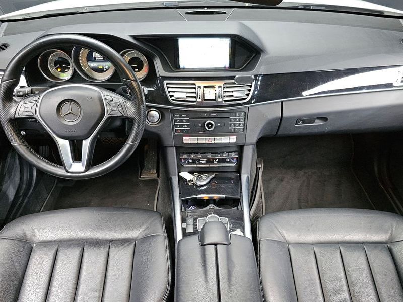 2016 Mercedes-Benz E-Class E220 Bluetec Avantgarde Sport photo 7