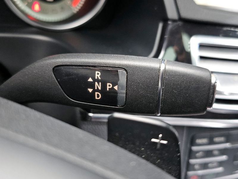 2016 Mercedes-Benz E-Class E220 Bluetec Avantgarde Sport photo 9
