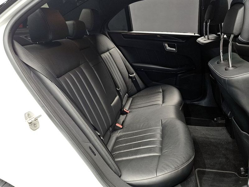 2016 Mercedes-Benz E-Class E220 Bluetec Avantgarde Sport photo 12