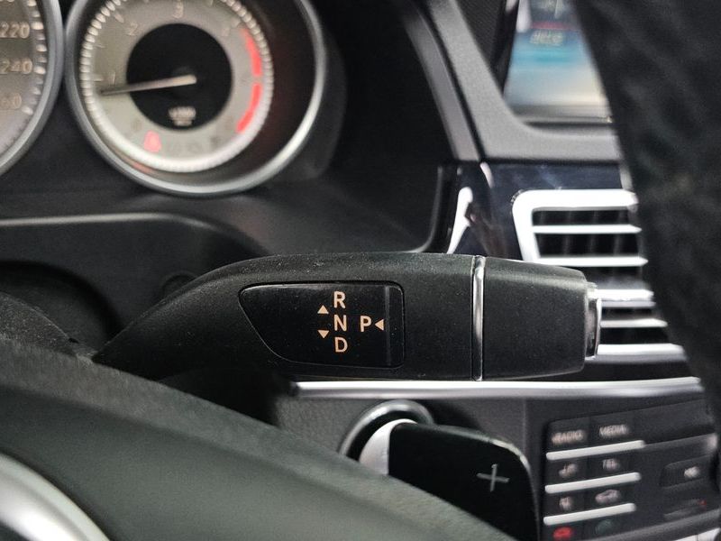 2016 Mercedes-Benz E-Class E220 Bluetec Avantgarde photo 9