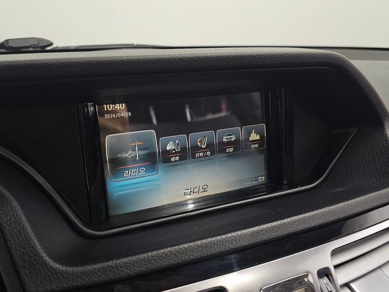 2016 Mercedes-Benz E-Class E220 Bluetec Avantgarde photo 14