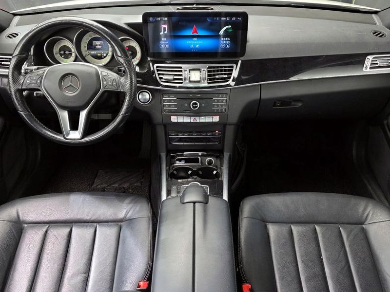 2016 Mercedes-Benz E-Class E220 Bluetec Avantgarde Sport photo 7