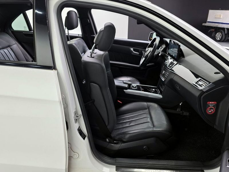 2016 Mercedes-Benz E-Class E220 Bluetec Avantgarde Sport photo 12