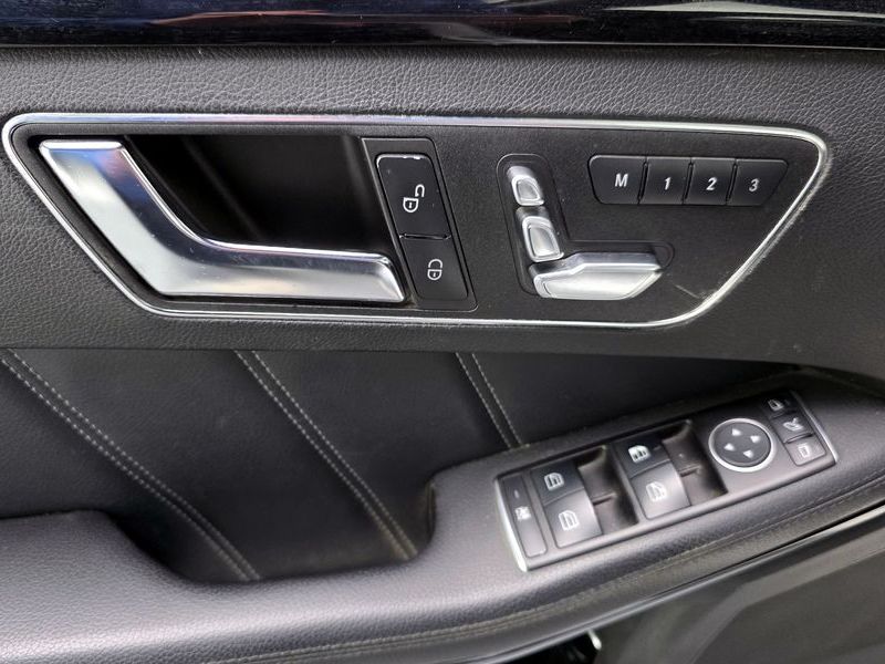 2016 Mercedes-Benz E-Class E220 Bluetec Avantgarde Sport photo 14