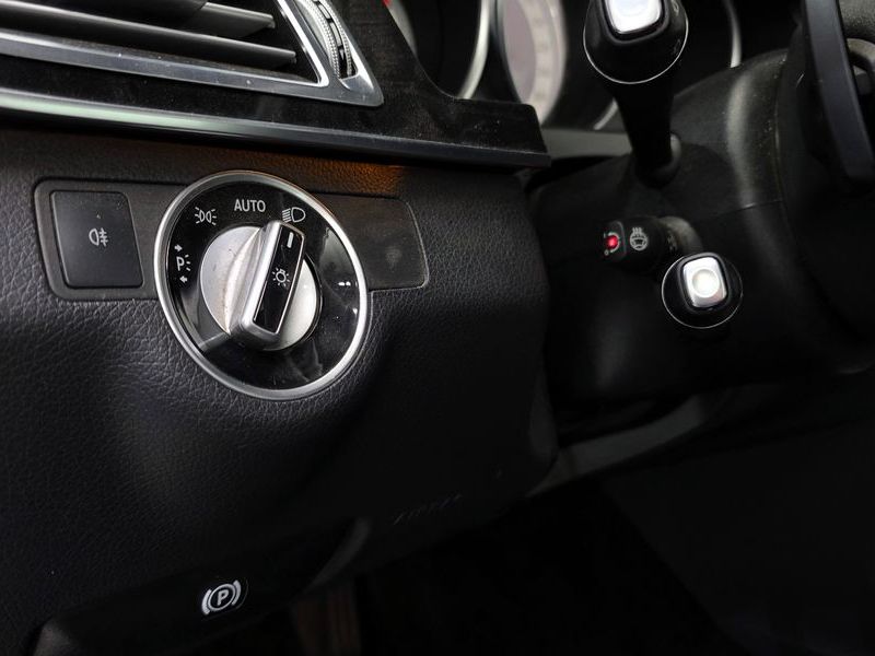 2016 Mercedes-Benz E-Class E220 Bluetec Avantgarde Sport photo 15