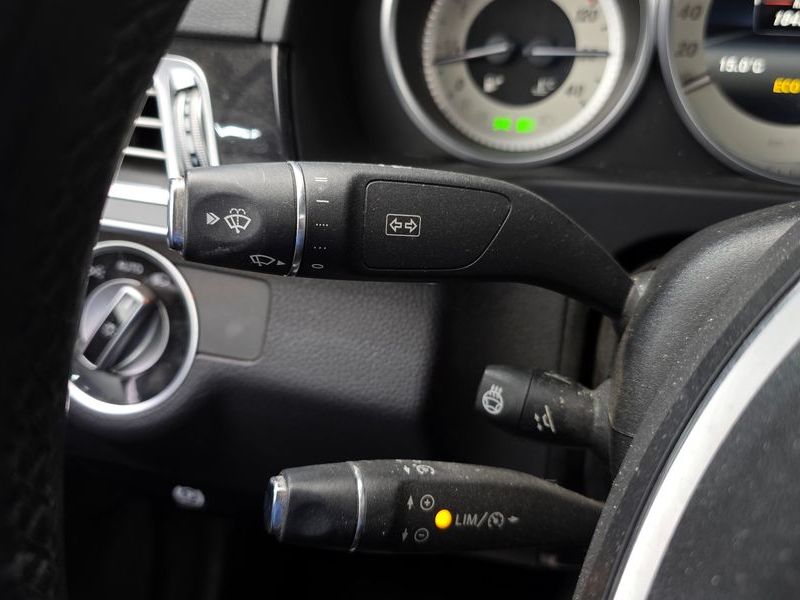 2016 Mercedes-Benz E-Class E220 Bluetec Avantgarde Sport photo 16