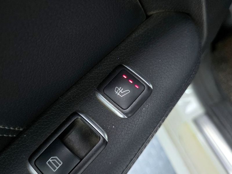 2016 Mercedes-Benz E-Class E220 Bluetec Avantgarde Sport photo 18