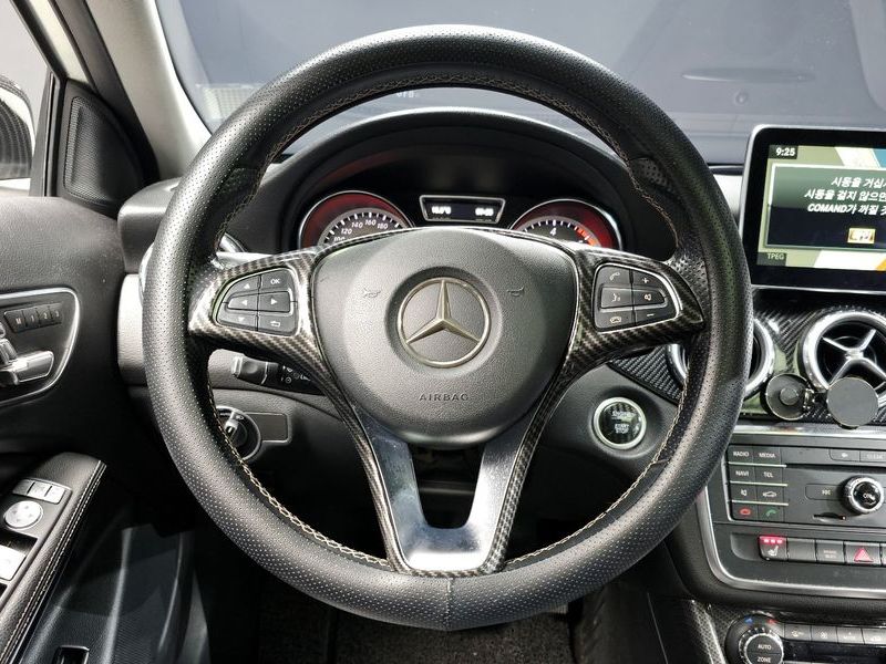 2016 Mercedes-Benz A-Class GLA200 d photo 13