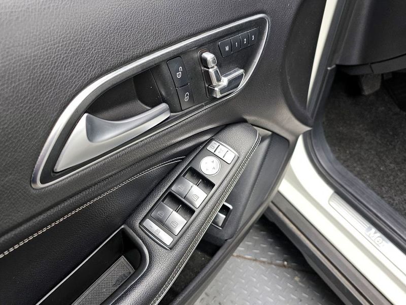 2016 Mercedes-Benz A-Class GLA200 d photo 17