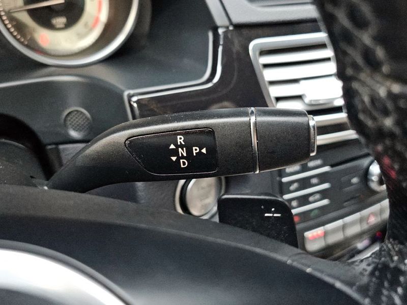 2016 Mercedes-Benz E-Class E220 CDI Avantgarde photo 9