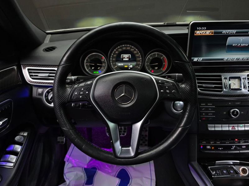 2016 Mercedes-Benz E-Class E220 Bluetec Avantgarde Sport photo 14