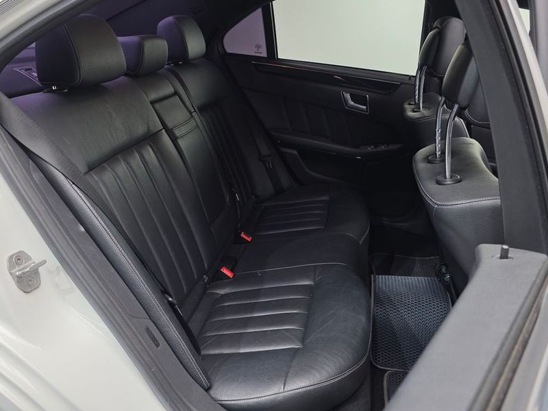 2016 Mercedes-Benz E-Class E220 Bluetec Avantgarde photo 12