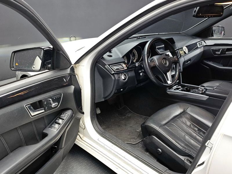 2016 Mercedes-Benz E-Class E220 Bluetec Avantgarde Sport photo 11