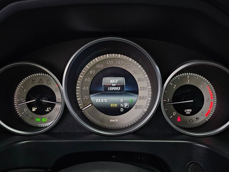 2016 Mercedes-Benz E-Class E220 Bluetec Avantgarde photo 8