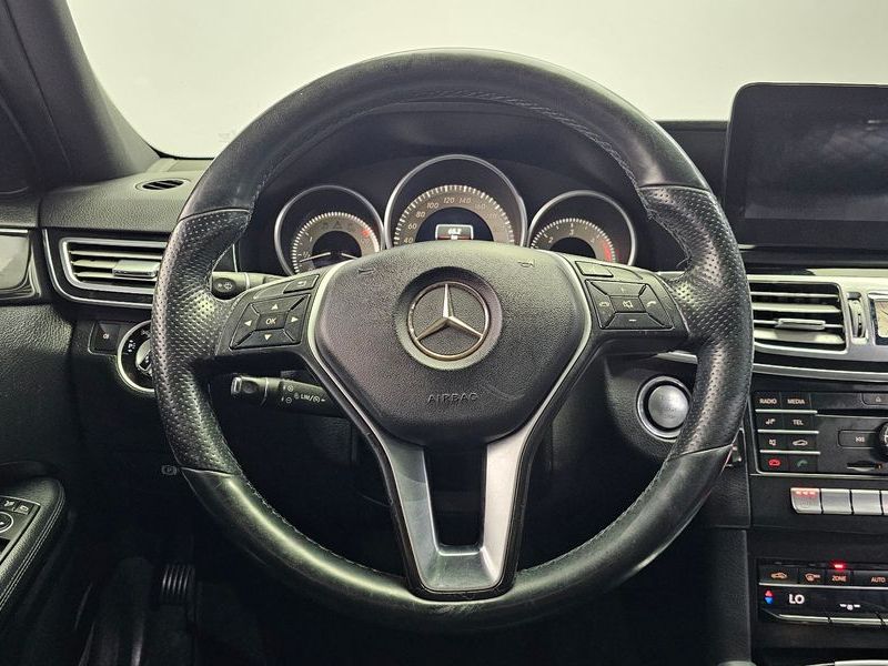 2016 Mercedes-Benz E-Class E220 Bluetec Avantgarde photo 13