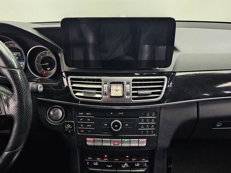 2016 Mercedes-Benz E-Class E220 Bluetec Avantgarde photo 14