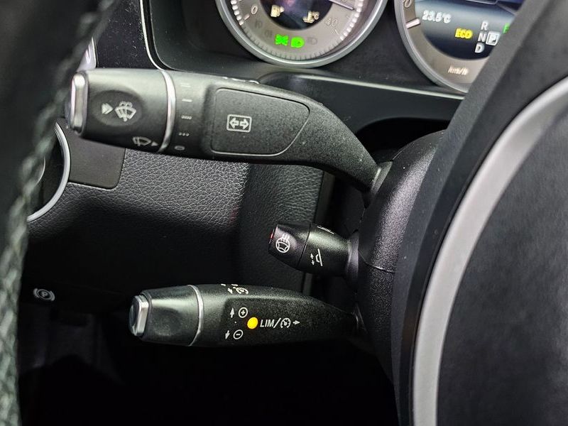 2016 Mercedes-Benz E-Class E220 Bluetec Avantgarde photo 15