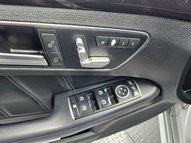 2016 Mercedes-Benz E-Class E220 Bluetec Avantgarde photo 19