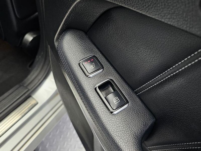 2016 Mercedes-Benz E-Class E220 Bluetec Avantgarde photo 20