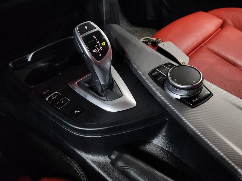 2018 BMW 3 Series 330i M Sport Shadow photo 9